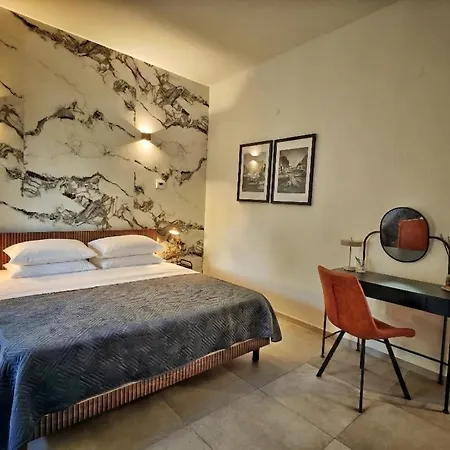 Casa Sofia Anna - A Vicino Metro B Apartment *